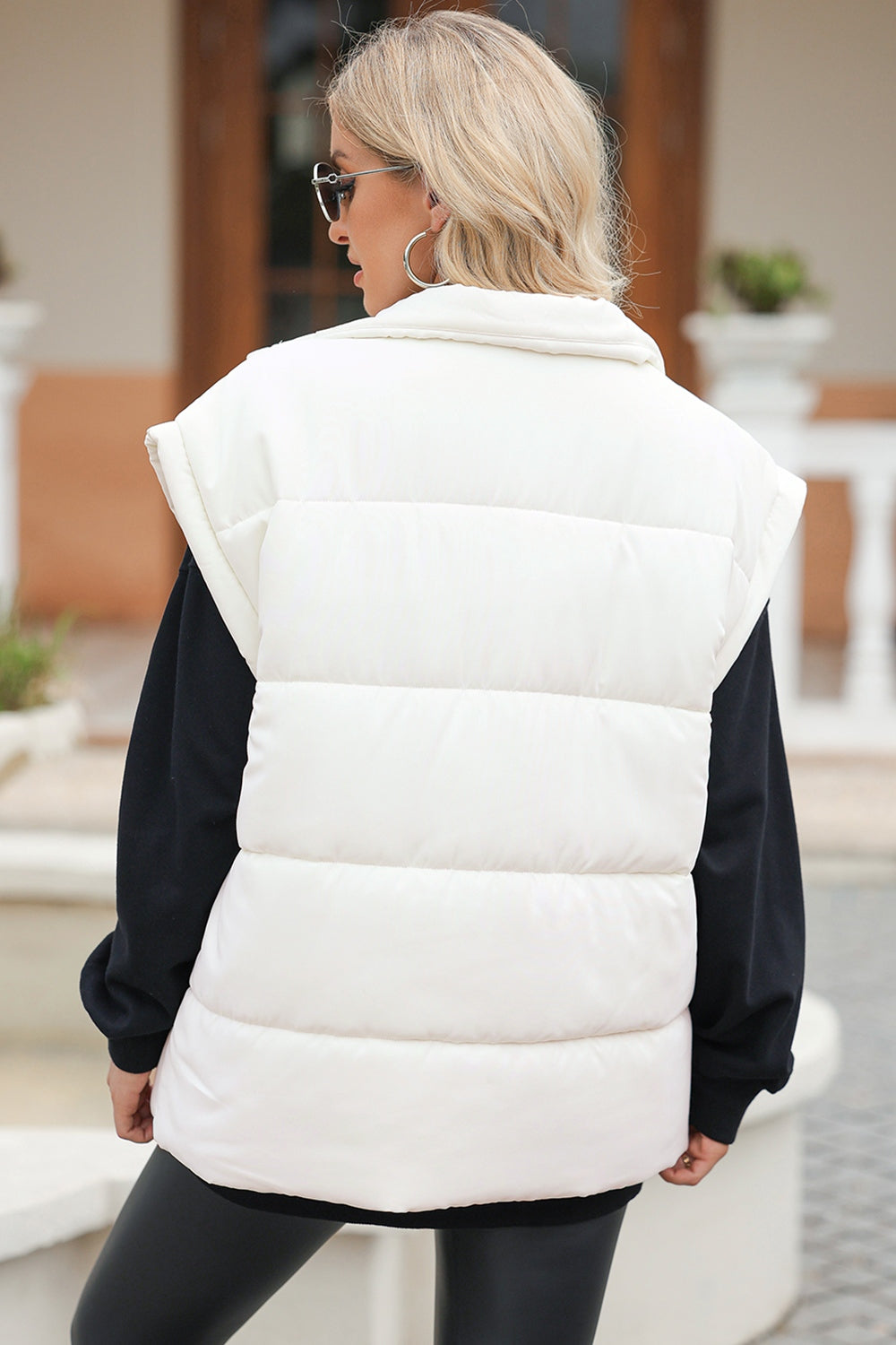 Zip-Up Puffer Vest Coat with Pockets – Cozy & Versatile Outerwear