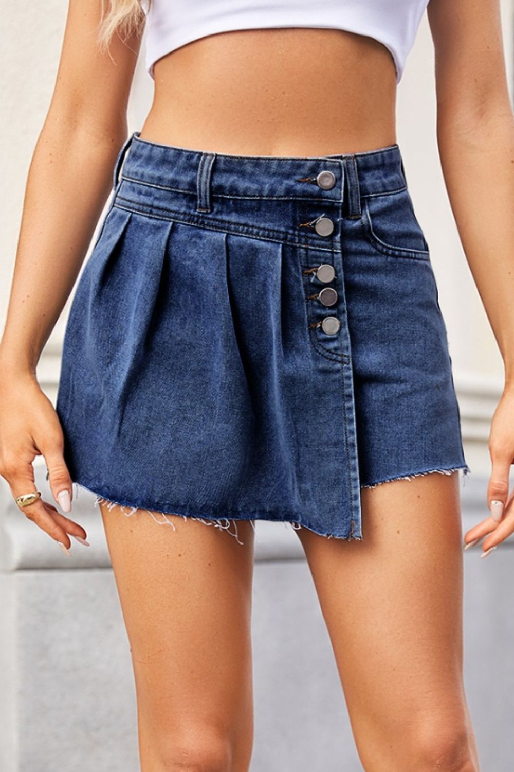 Raw Hem Denim Skort – Casual Style with Buttoned & Pocketed Details