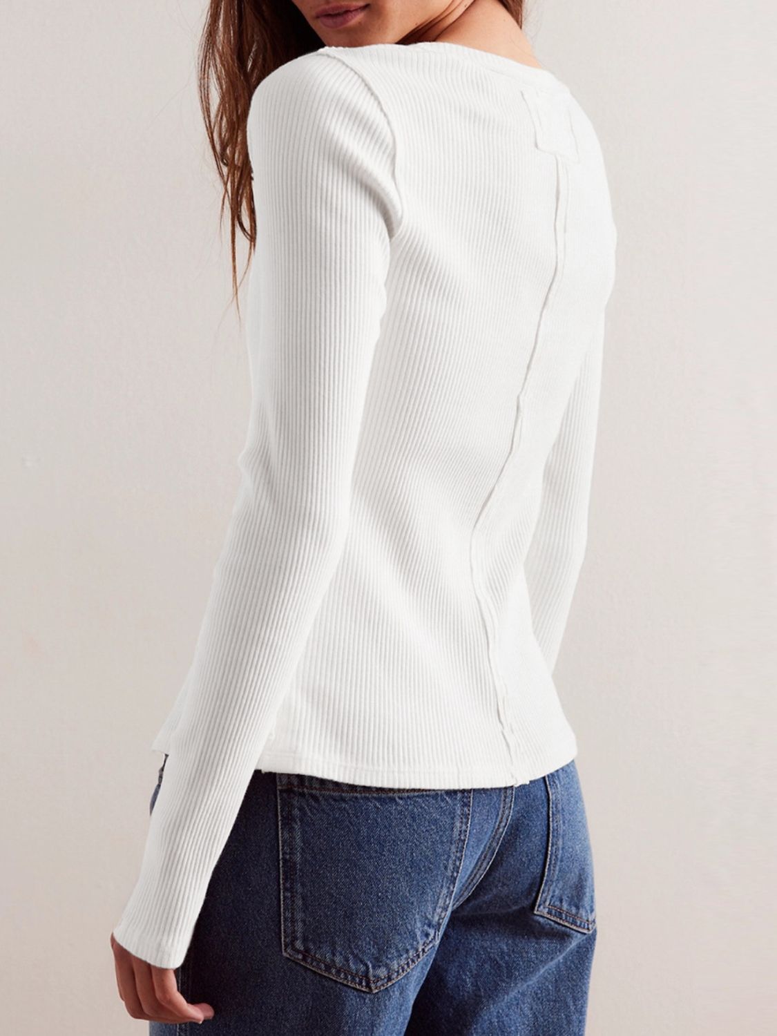 Ribbed Round Neck Long Sleeve Top – Classic & Comfortable Essential